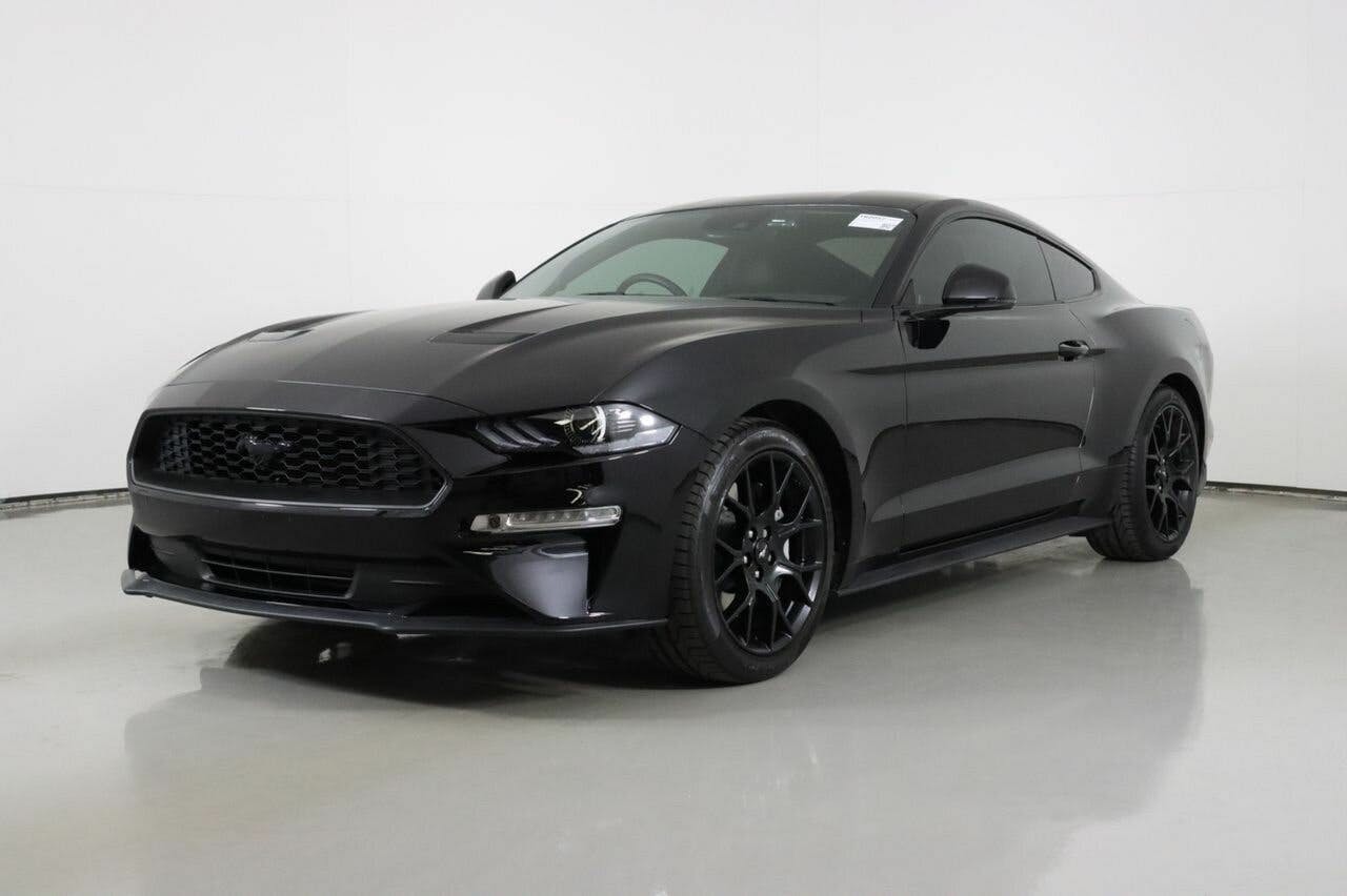 https://wsa-website-assets.s3.amazonaws.com/assets/images/2018-ford-mustang.jpg