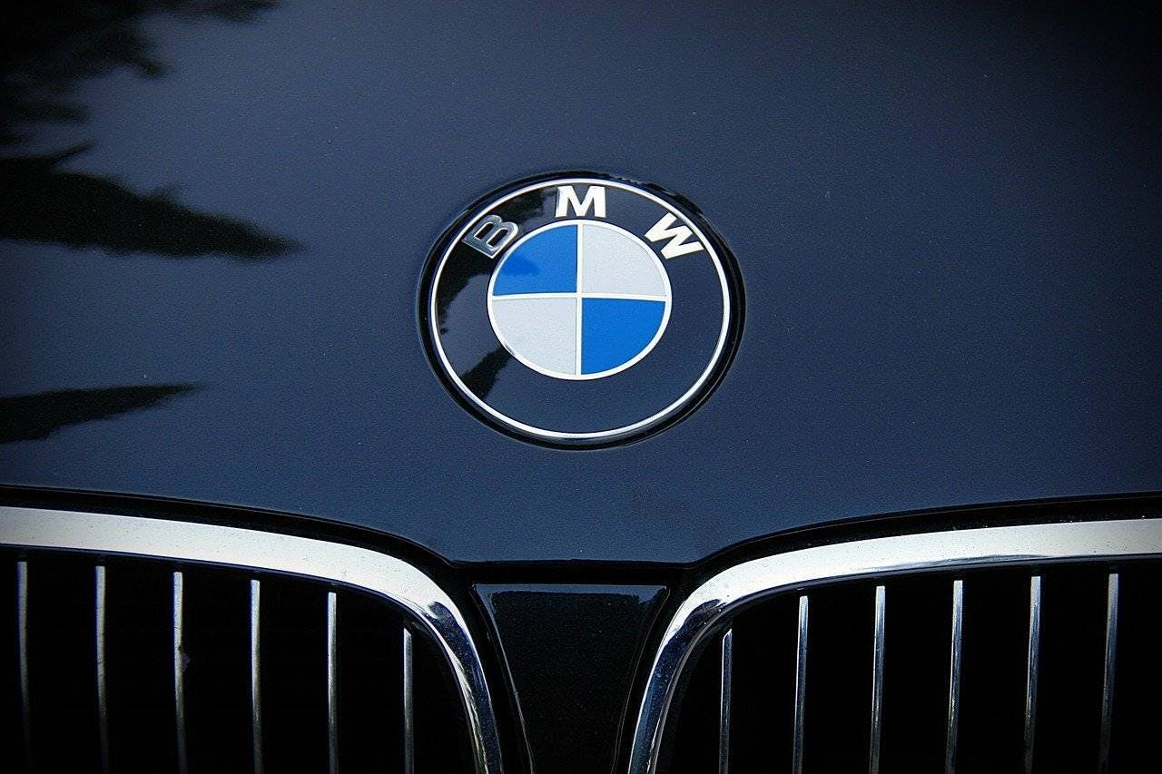 https://wsa-website-assets.s3.amazonaws.com/assets/images/BMW-logo.jpg