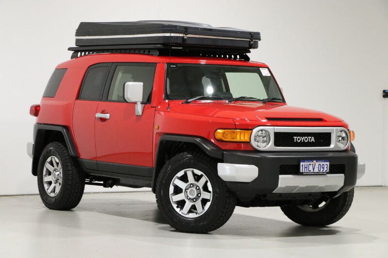 https://wsa-website-assets.s3.amazonaws.com/assets/images/FJ-Cruiser-packed-with-features.jpg
