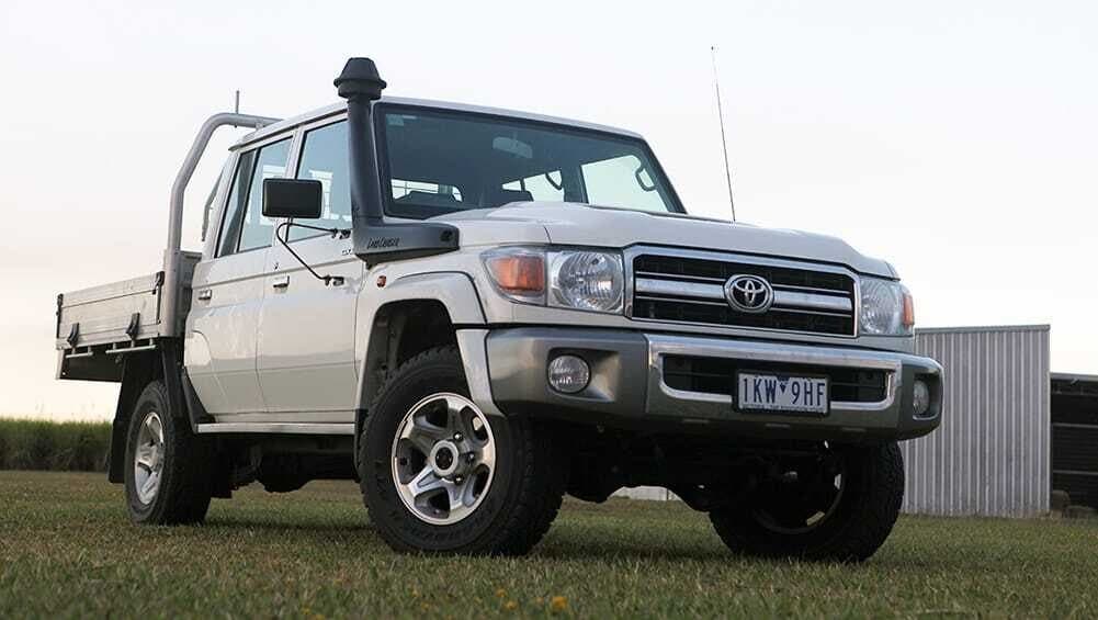 2018 Land Cruiser 79 series gxl ute white 1001x565p