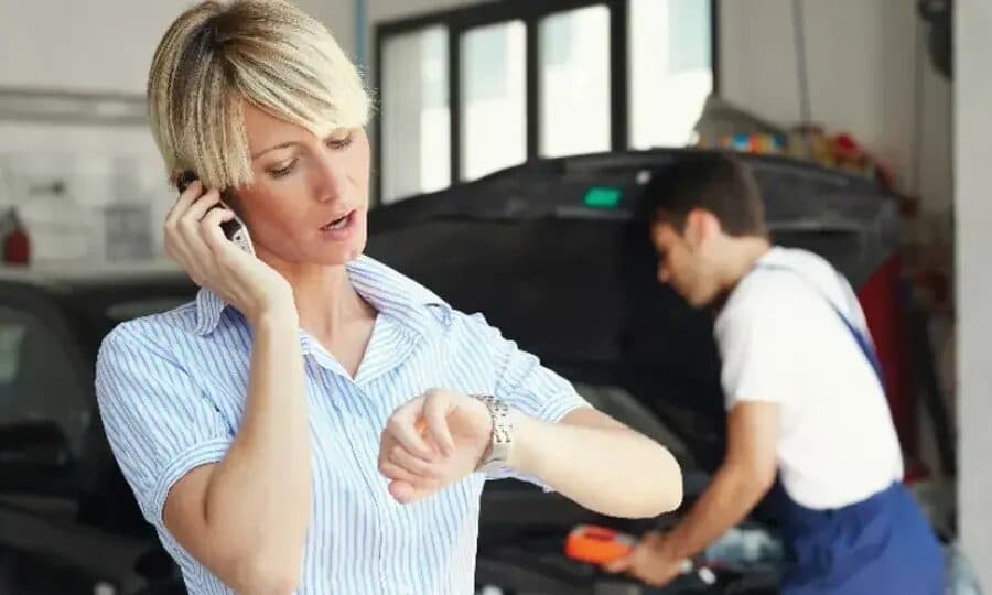 Waitingforcarservice